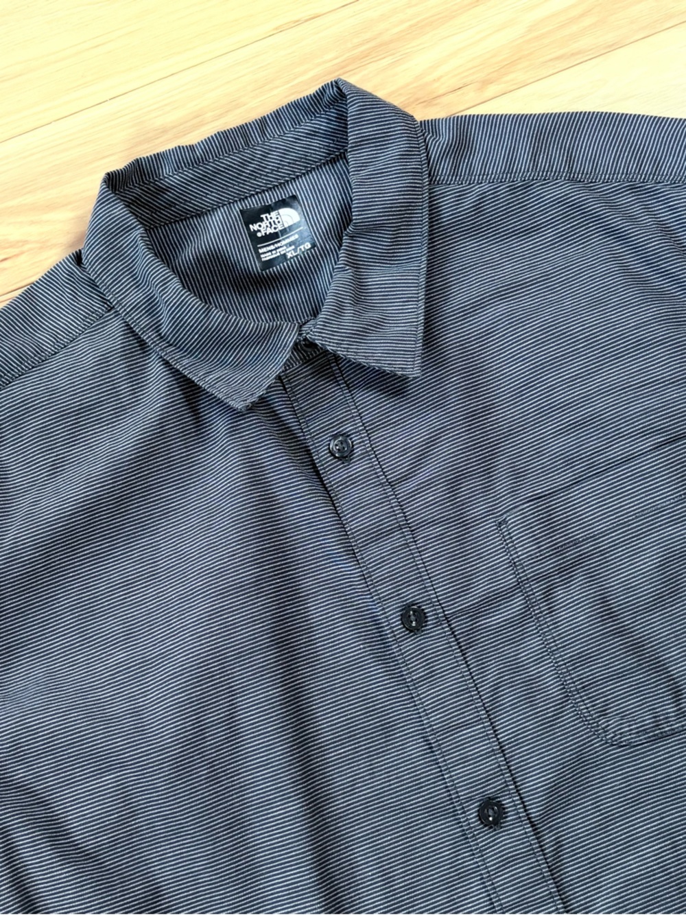 The North Face Short Sleeve Button Up Shirt Mens Sz XL Black Micro Stripe